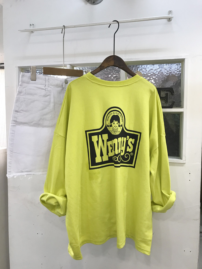 <b><p>Wendy Boxed T-sht Basic degn Color appeal</p></b><b><p>ウェンディ ボックスTシャツ ベーシなデザイン カラー感が引き立つ 大学生デイリール</p></b><br /><br /><p align='center'>