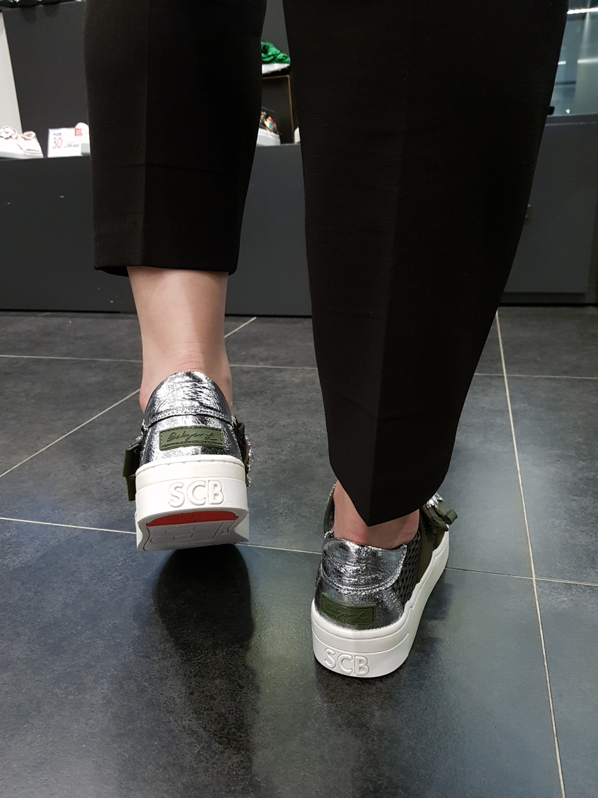 <b><p>Shu Comma Bonnie melody Sneakers khi DG4DX17068KHI</p></b><b><p>シューコンマみる メロディ スニーカー DG4DX17068KHI 爽やかポイント</p></b><br /><br /><p align='center'>