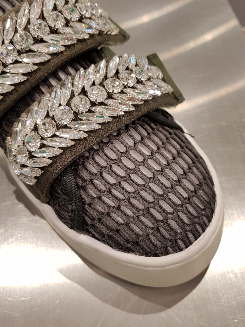 <b><p>Shu Comma Bonnie melody Sneakers khi DG4DX17068KHI</p></b><b><p>シューコンマみる メロディ スニーカー DG4DX17068KHI 爽やかポイント</p></b><br /><br /><p align='center'>