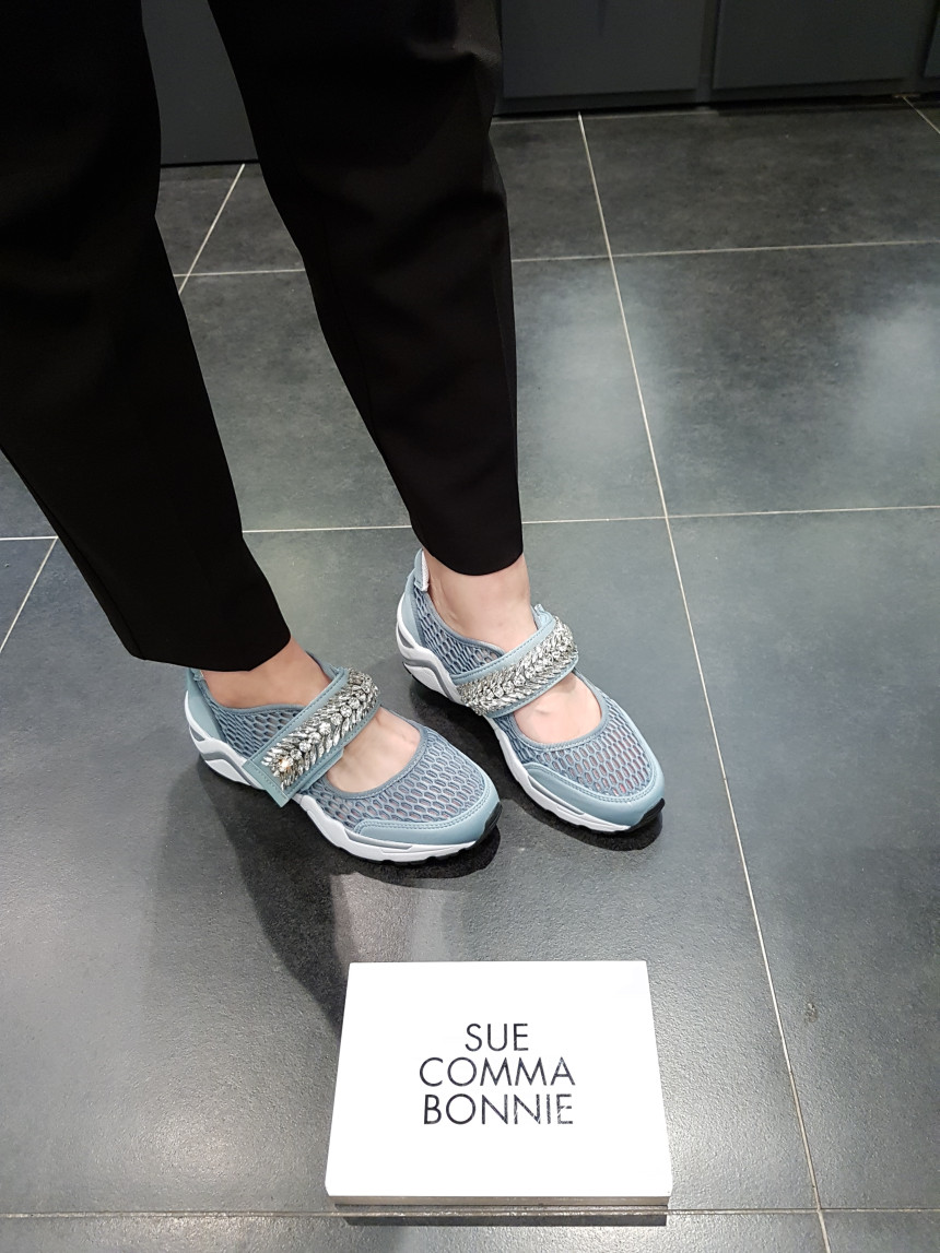 <b><p>Shu Comma Bonnie melody Slip- blue DG4DX17066BLU</p></b><b><p>シューコンマみる メロディ スリップオン ブルー DG4DX17066BLU 爽やかポイント</p></b><br /><br /><p align='center'>