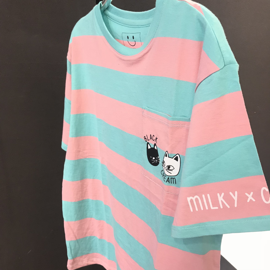 <b><p>The De Girls Tricolor Daggar stragy T-sht_TGRP8230</p></b><b><p>ザ・デイガールズ 三色 ダンガラ 戦略 Tシャツ_TGRP82306C サンコム甘く</p></b><br /><br /><p align='center'>