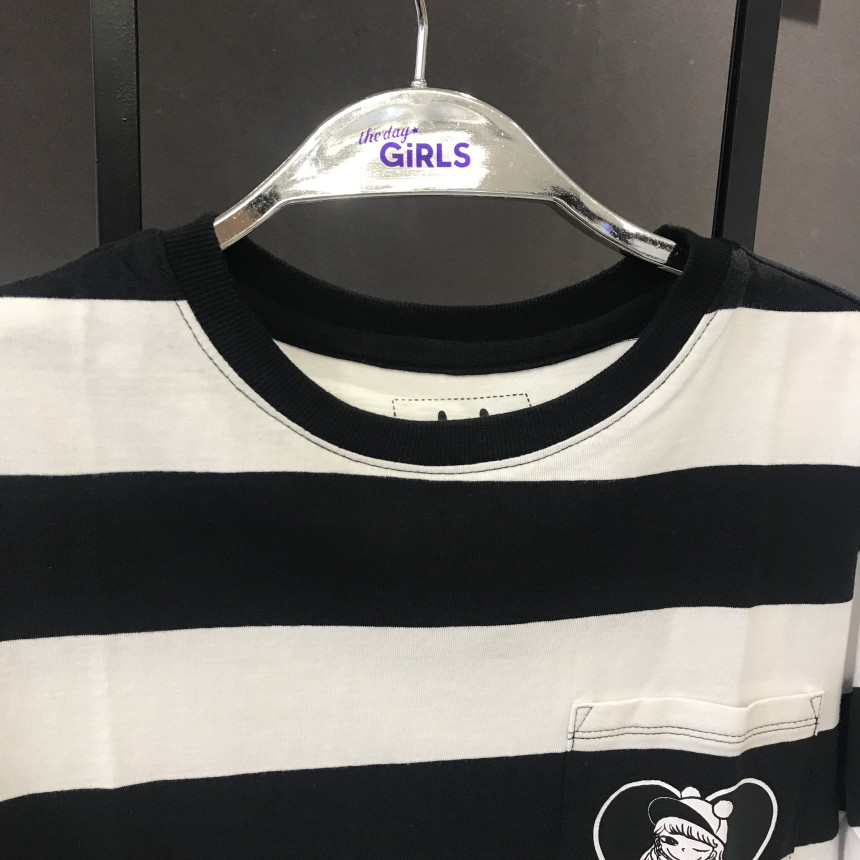 <b><p>The De Girls Tricolor Daggar stragy T-sht_TGRP8230</p></b><b><p>ザ・デイガールズ 三色 ダンガラ 戦略 Tシャツ_TGRP82306C サンコム甘く</p></b><br /><br /><p align='center'>