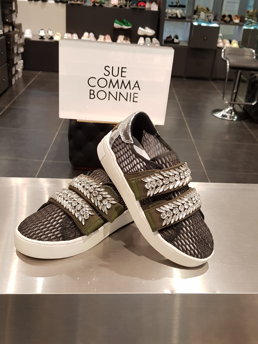 <b><p>Shu Comma Bonnie melody Sneakers khi DG4DX17068KHI</p></b><b><p>シューコンマみる メロディ スニーカー DG4DX17068KHI 爽やかポイント</p></b><br /><br /><p align='center'>