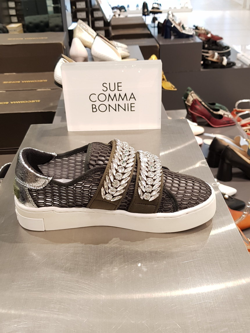 <b><p>Shu Comma Bonnie melody Sneakers khi DG4DX17068KHI</p></b><b><p>シューコンマみる メロディ スニーカー DG4DX17068KHI 爽やかポイント</p></b><br /><br /><p align='center'>