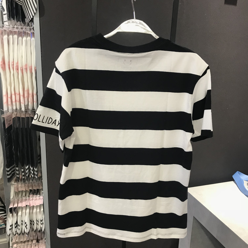 <b><p>The De Girls Tricolor Daggar stragy T-sht_TGRP8230</p></b><b><p>ザ・デイガールズ 三色 ダンガラ 戦略 Tシャツ_TGRP82306C サンコム甘く</p></b><br /><br /><p align='center'>