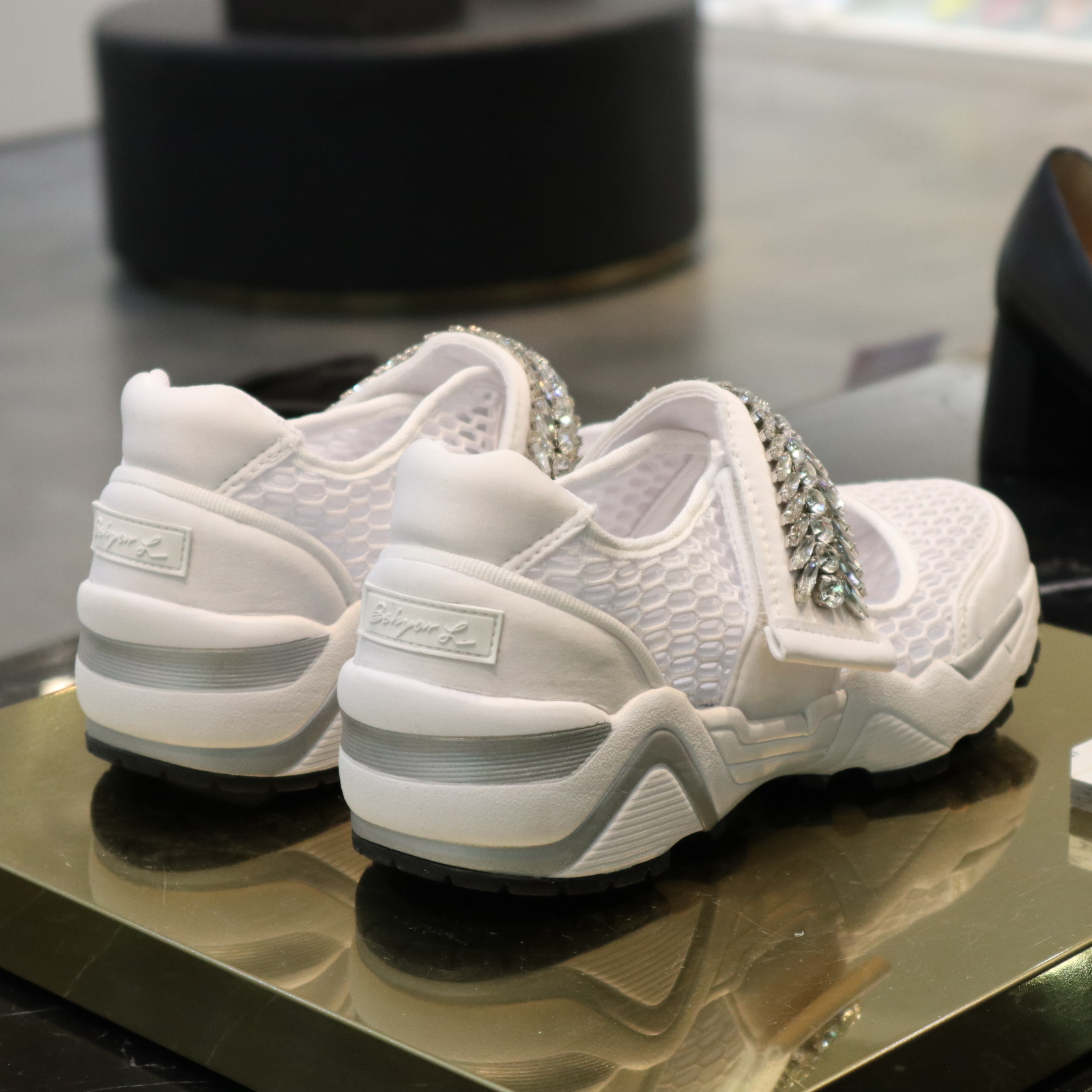 <b><p>Shu Comma Bonnie Mary Jane melody Slip- 5CM</p></b><b><p>シューコンマみる メアリー・ジェーン メロディ スリップオン 5CM ホワイト DG4DX17066</p></b><br /><br /><p align='center'>