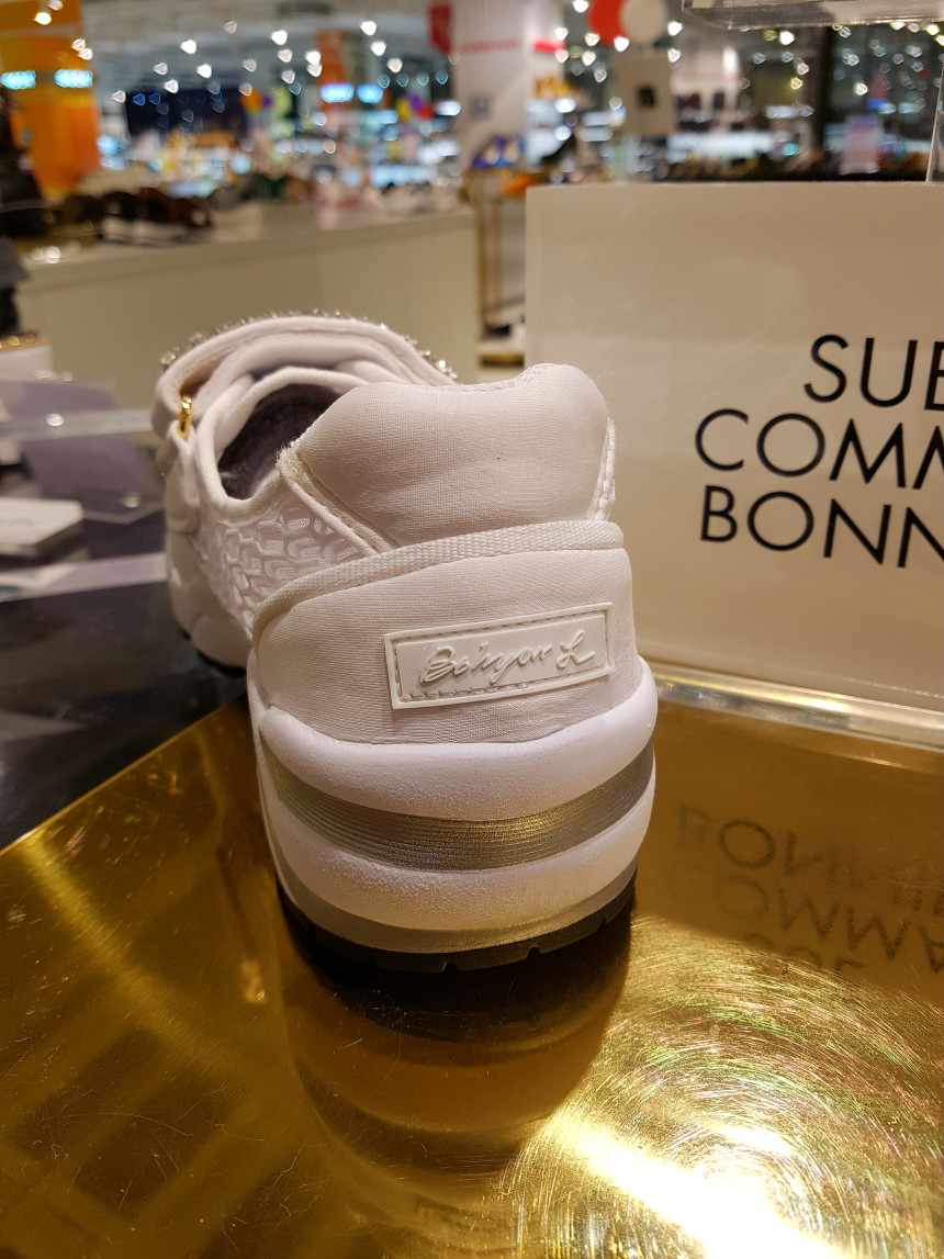 <b><p>Shu Comma Bonnie melody Sneakers White DG4DX17067W</p></b><b><p>シューコンマみる メロディ スニーカー ホワイト DG4DX17067WHT 個性のある感じ</p></b><br /><br /><p align='center'>