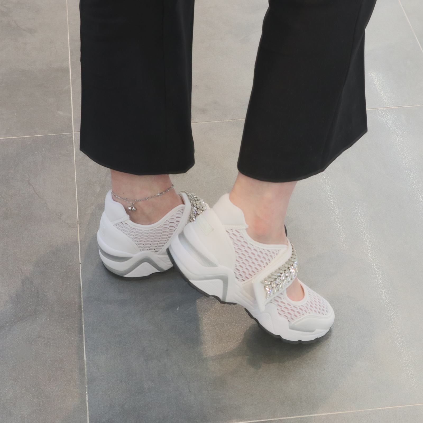 <b><p>Shu Comma Bonnie Mary Jane melody Slip- 5CM</p></b><b><p>シューコンマみる メアリー・ジェーン メロディ スリップオン 5CM ホワイト DG4DX17066</p></b><br /><br /><p align='center'>