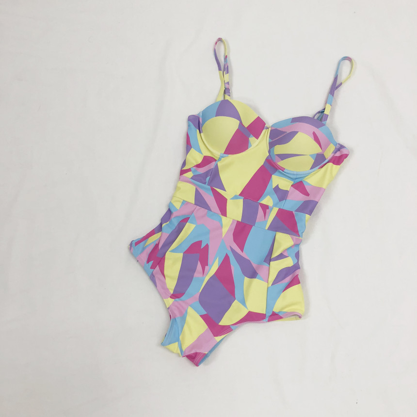 <b><p>Rainbow Monoki A colorful swimsuit Heymo</p></b><b><p>虹 モノキニ 色とりどりの水着 新婚旅行服 休暇ルック 20貸し出し ワンポン</p></b><br /><br /><p align='center'>