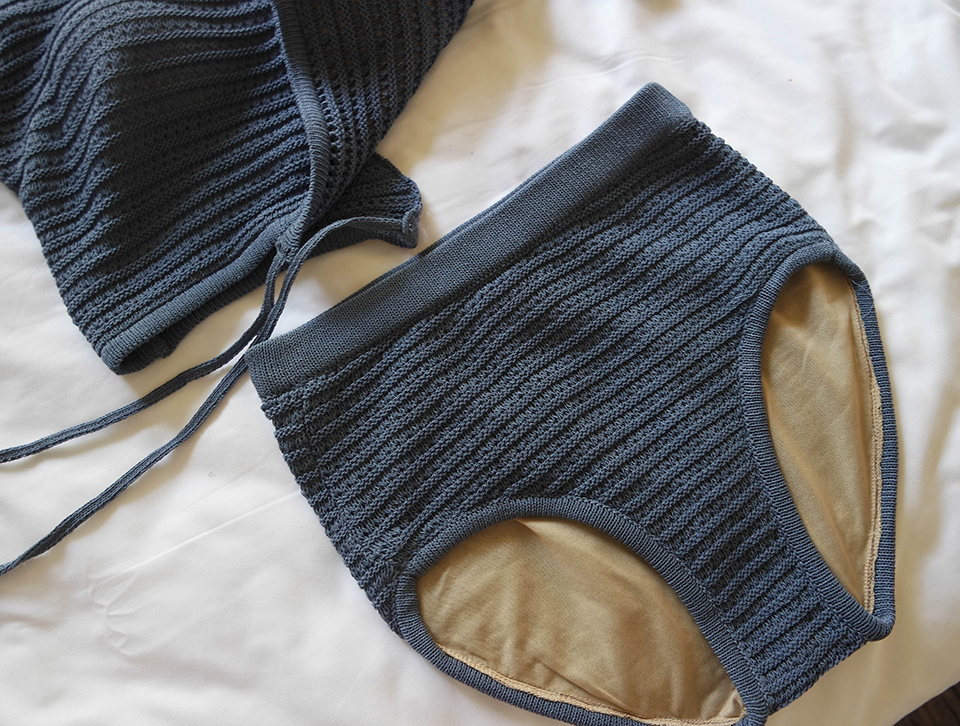 <b><p>innocence reversal Backless Short neat biki</p></b><b><p>清純 反転 バックレス 半袖 ニット ビキニ 3色 マグニフィセント ユニーク カジュアル水着</p></b><br /><br /><p align='center'>