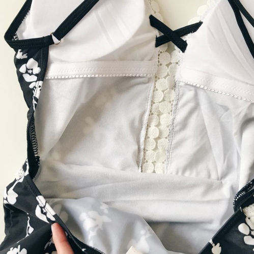 <b><p>simple bac bikini Up to XL ze Big Mono swsuit</p></b><b><p>シンプル ベーシック 基本 ビキニ XLサイズまで ビッグモノ 水着 ラッシュガード</p></b><br /><br /><p align='center'>