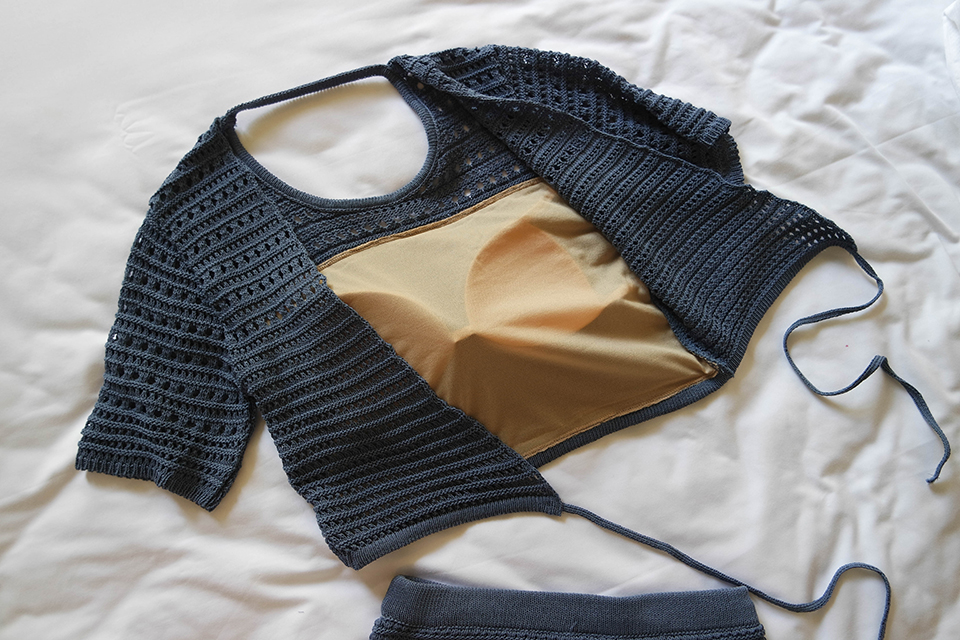 <b><p>innocence reversal Backless Short neat biki</p></b><b><p>清純 反転 バックレス 半袖 ニット ビキニ 3色 マグニフィセント ユニーク カジュアル水着</p></b><br /><br /><p align='center'>