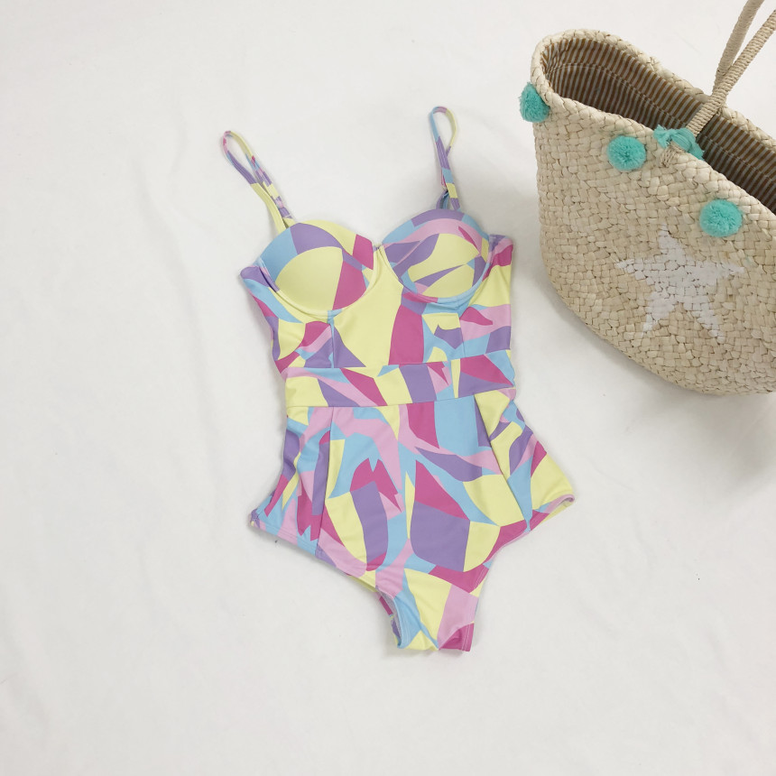 <b><p>Rainbow Monoki A colorful swimsuit Heymo</p></b><b><p>虹 モノキニ 色とりどりの水着 新婚旅行服 休暇ルック 20貸し出し ワンポン</p></b><br /><br /><p align='center'>