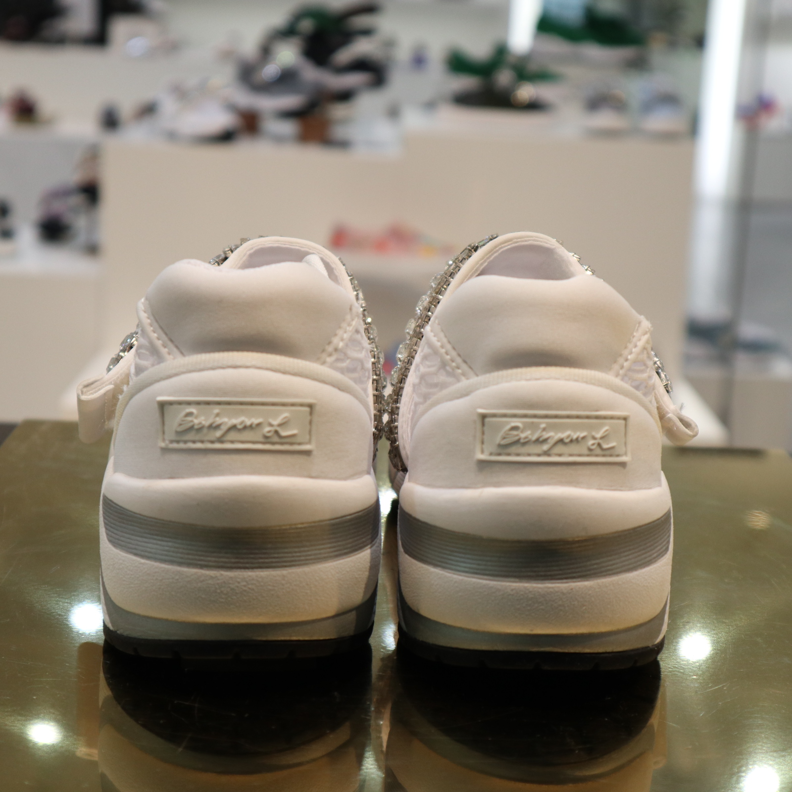 <b><p>Shu Comma Bonnie Mary Jane melody Slip- 5CM</p></b><b><p>シューコンマみる メアリー・ジェーン メロディ スリップオン 5CM ホワイト DG4DX17066</p></b><br /><br /><p align='center'>