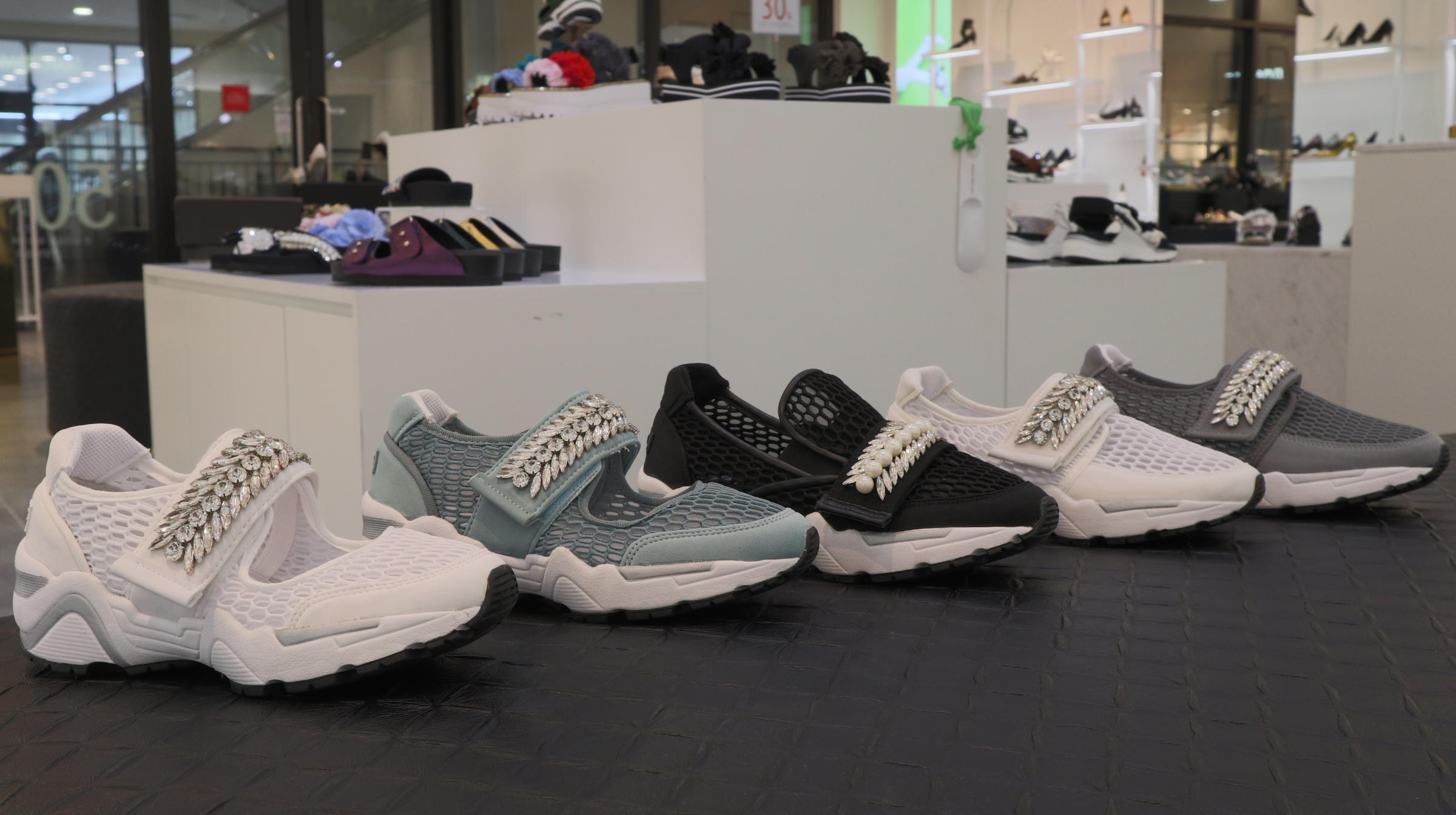 <b><p>Shu Comma Bonnie Mary Jane melody Slip- 5CM</p></b><b><p>シューコンマみる メアリー・ジェーン メロディ スリップオン 5CM ホワイト DG4DX17066</p></b><br /><br /><p align='center'>