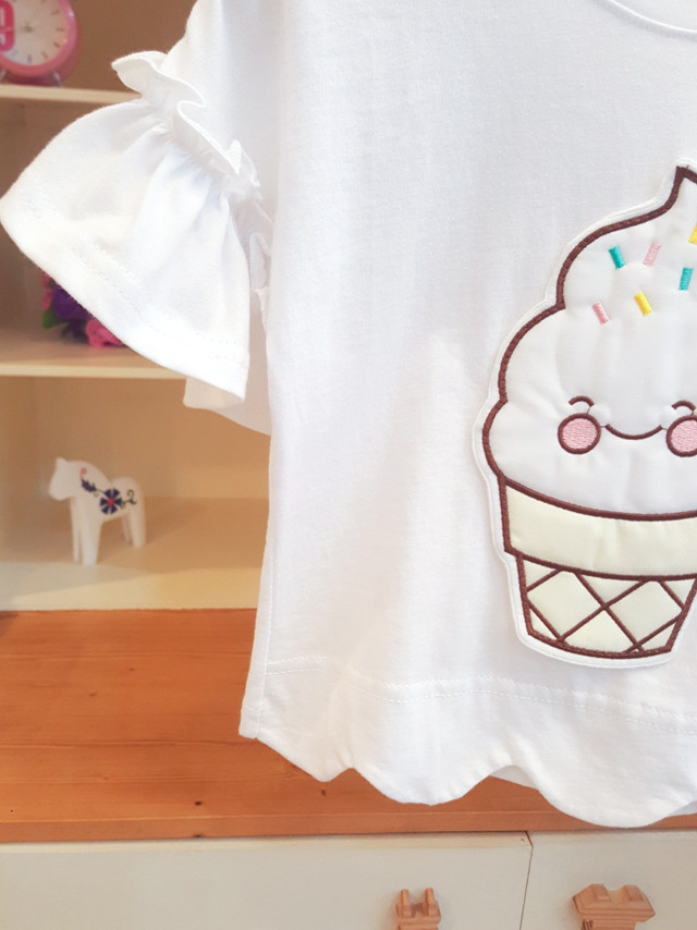 <b><p>puff tea 2color cutie Lovely T-shirt Buse</p></b><b><p>シュークリーム ラッフルティー 2色 耳詠 ラブTシャツ ブラウス どこでもよく似合う</p></b><br /><br /><p align='center'>