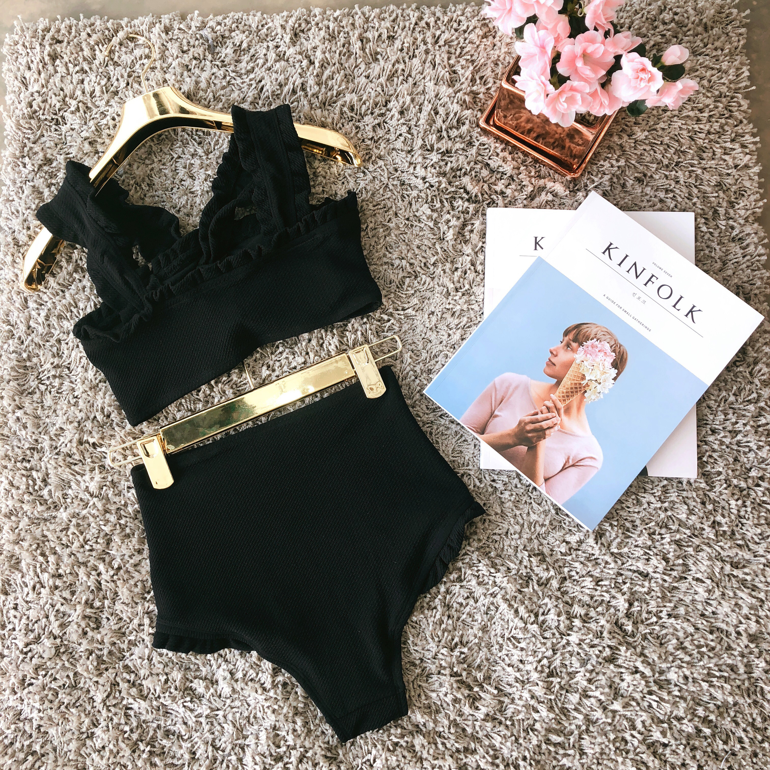 <b><p>Halter High waist Frill bikini Beach look</p></b><b><p>ホルターネック ハイウエスト フリル ビキニ ビーチル 女神水着 さわやかなデザイン</p></b><br /><br /><p align='center'>