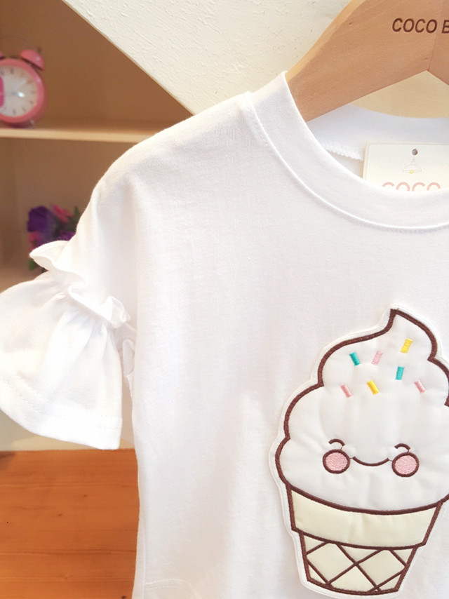 <b><p>puff tea 2color cutie Lovely T-shirt Buse</p></b><b><p>シュークリーム ラッフルティー 2色 耳詠 ラブTシャツ ブラウス どこでもよく似合う</p></b><br /><br /><p align='center'>