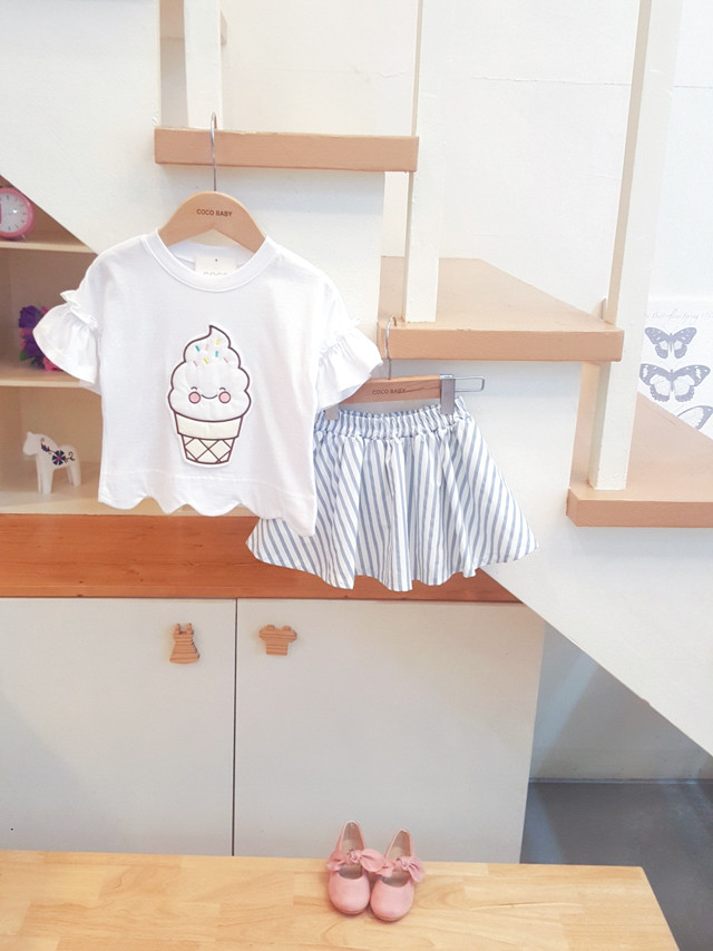 <b><p>puff tea 2color cutie Lovely T-shirt Buse</p></b><b><p>シュークリーム ラッフルティー 2色 耳詠 ラブTシャツ ブラウス どこでもよく似合う</p></b><br /><br /><p align='center'>