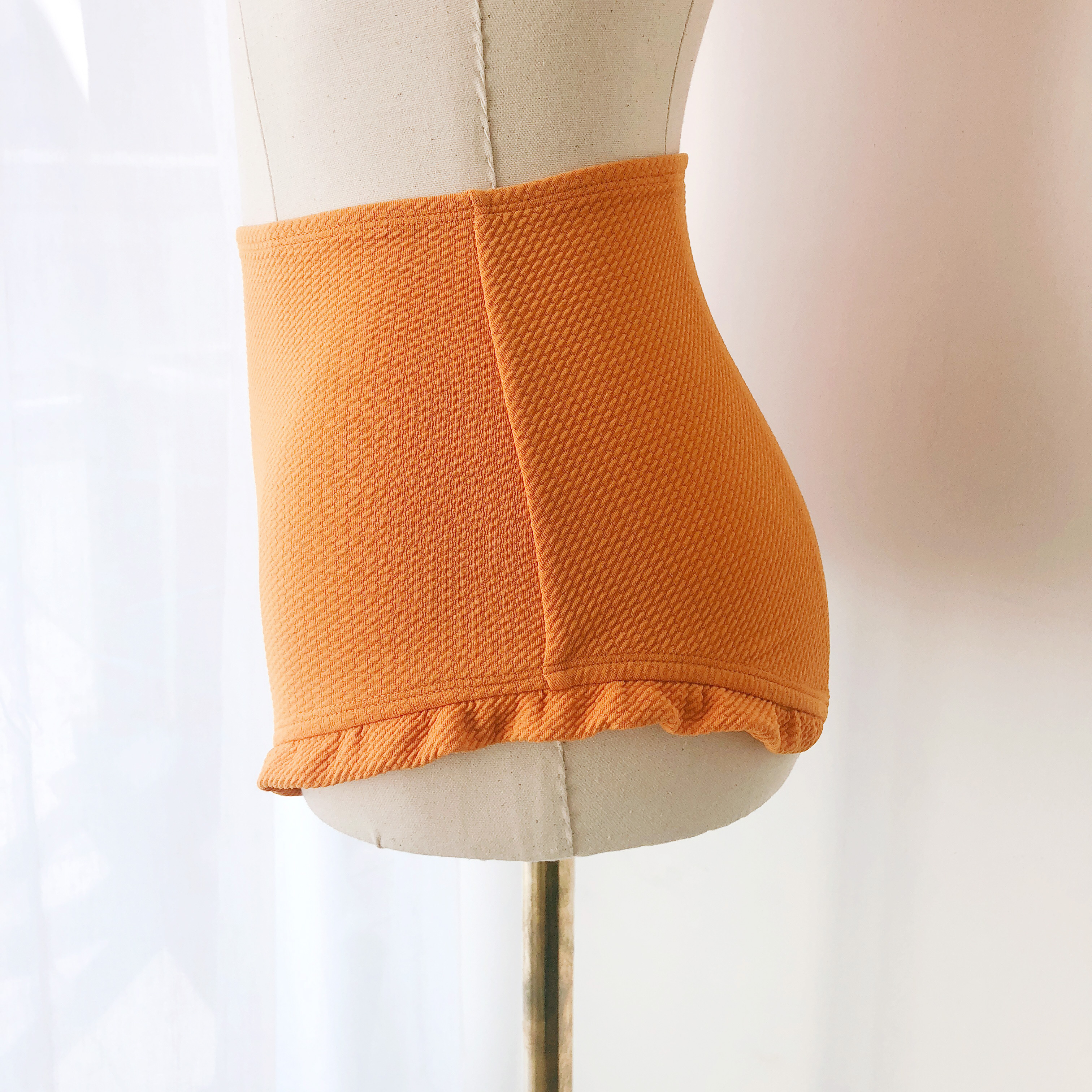 <b><p>Halter High waist Frill bikini Beach look</p></b><b><p>ホルターネック ハイウエスト フリル ビキニ ビーチル 女神水着 さわやかなデザイン</p></b><br /><br /><p align='center'>