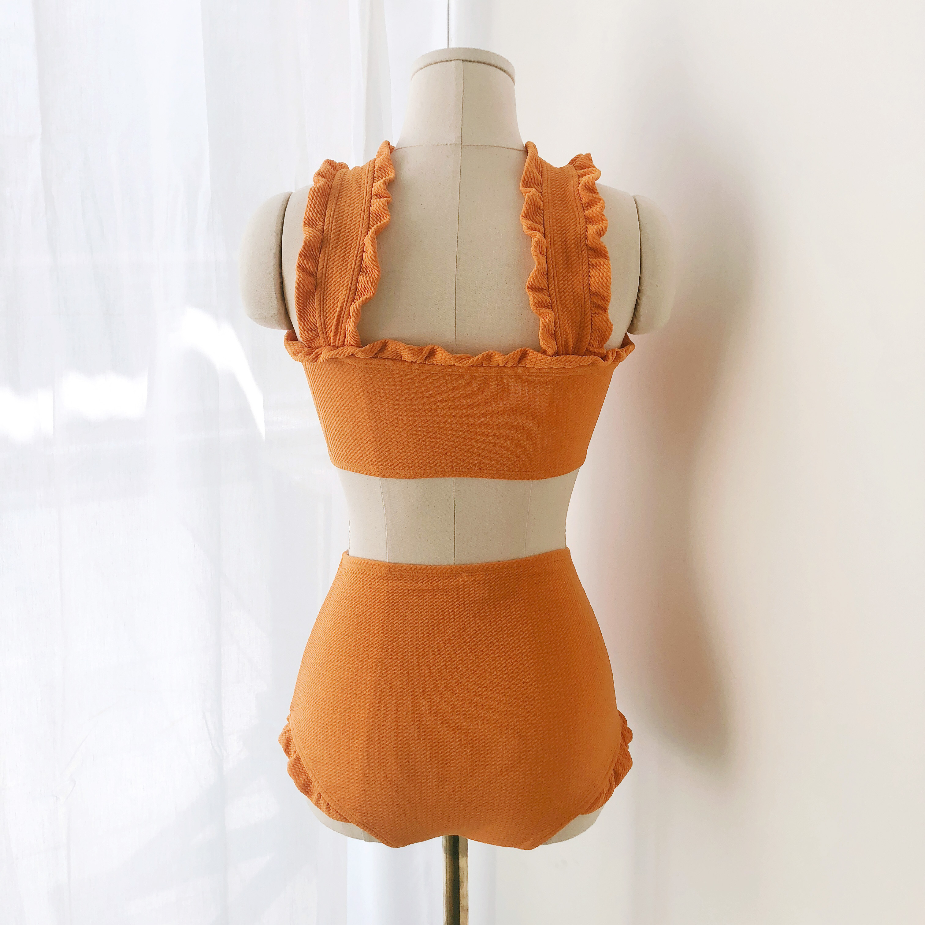<b><p>Halter High waist Frill bikini Beach look</p></b><b><p>ホルターネック ハイウエスト フリル ビキニ ビーチル 女神水着 さわやかなデザイン</p></b><br /><br /><p align='center'>