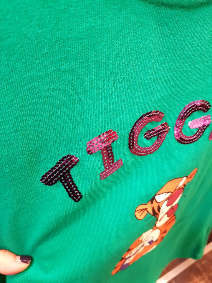 <b><p>Disney Tiger Sequins T-shirt</p></b><b><p>ディズニー タイガー スパンコール Tシャツ</p></b><br /><br /><p align='center'>