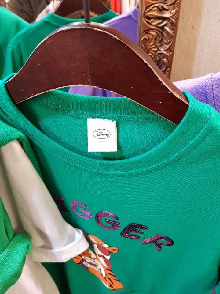 <b><p>Disney Tiger Sequins T-shirt</p></b><b><p>ディズニー タイガー スパンコール Tシャツ</p></b><br /><br /><p align='center'>