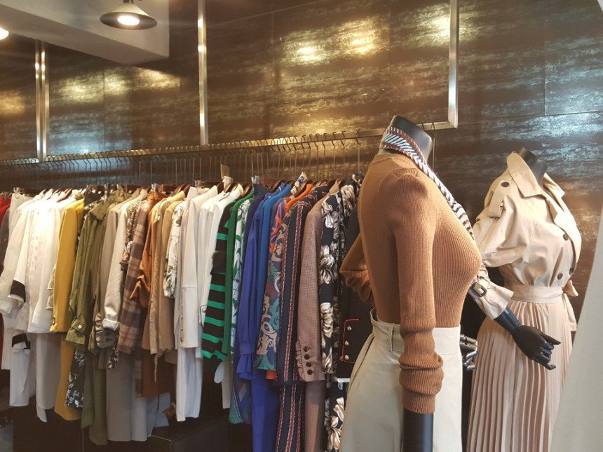 <b><p>Disney Tiger Sequins T-shirt</p></b><b><p>ディズニー タイガー スパンコール Tシャツ</p></b><br /><br /><p align='center'>