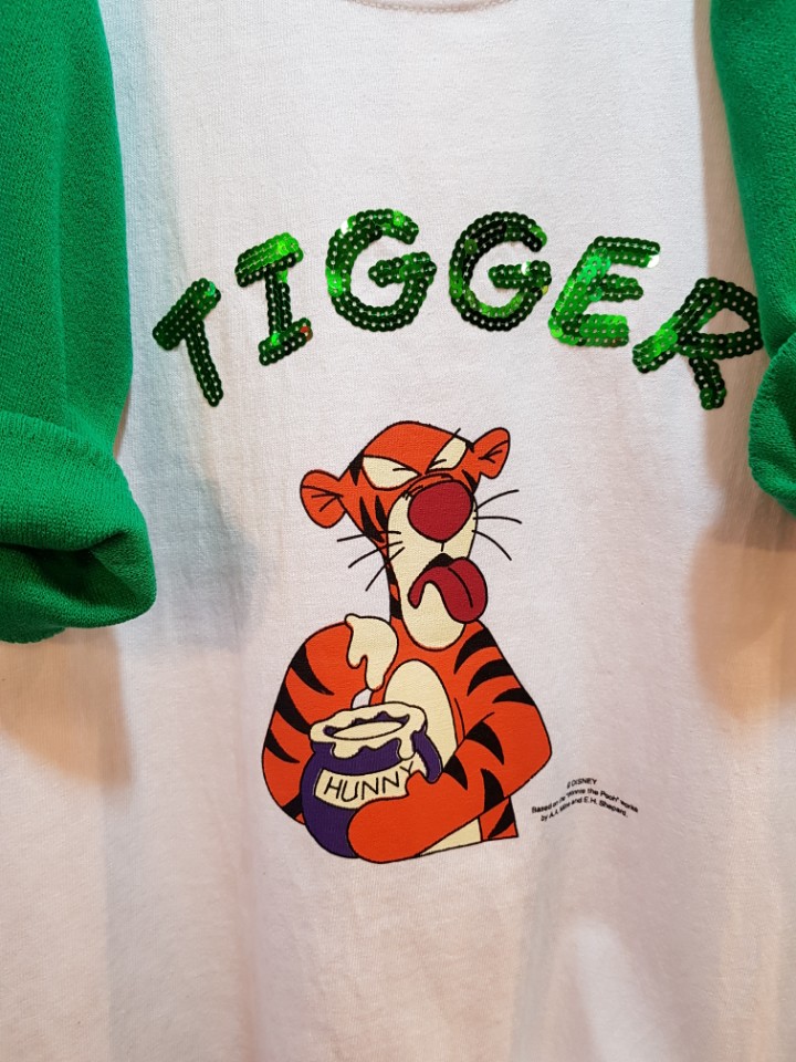 <b><p>Disney Tiger Sequins T-shirt</p></b><b><p>ディズニー タイガー スパンコール Tシャツ</p></b><br /><br /><p align='center'>