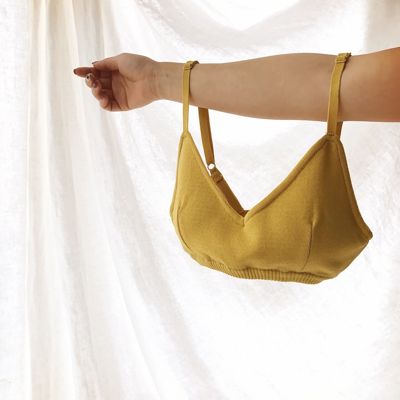 <b><p>color neat bikini 2r High waist triangle</p></b><b><p>カラー ニット ビキニ 2色 ハイウエスト 三角 ブリーフ 水着 セヌ</p></b><br /><br /><p align='center'>