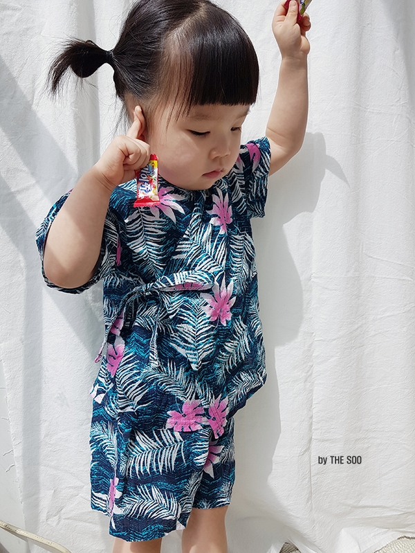 <b><p>More Jin Bay child Yukata life Han bok High</p></b><b><p>ドス ジンベイ 幼児 浴衣 生活 韓服 サンハボク 子供服セット 休暇ルック バカンス</p></b><br /><br /><p align='center'>