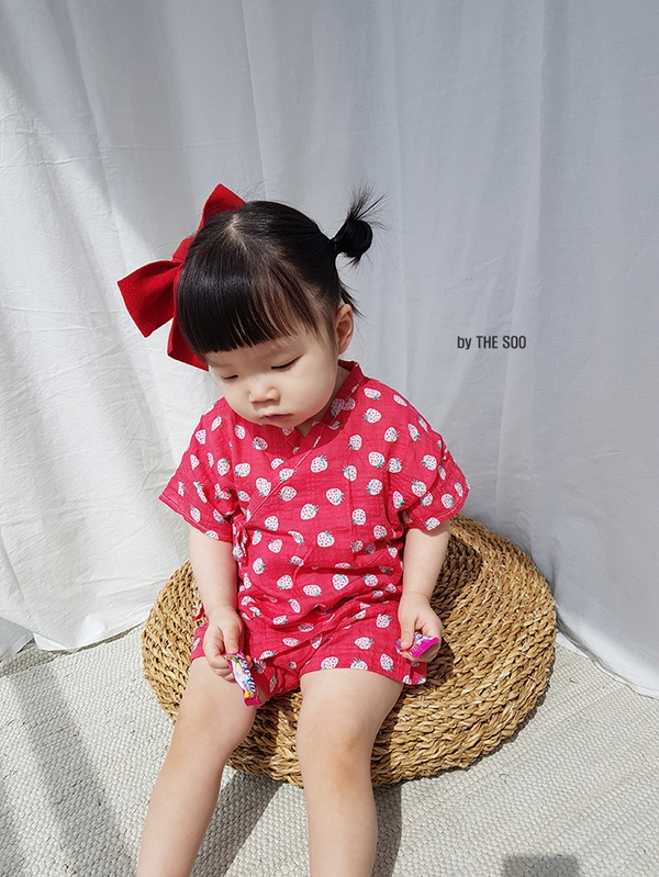 <b><p>More Jin Bay child Yukata life Han bok High</p></b><b><p>ドス ジンベイ 幼児 浴衣 生活 韓服 サンハボク 子供服セット 休暇ルック バカンス</p></b><br /><br /><p align='center'>