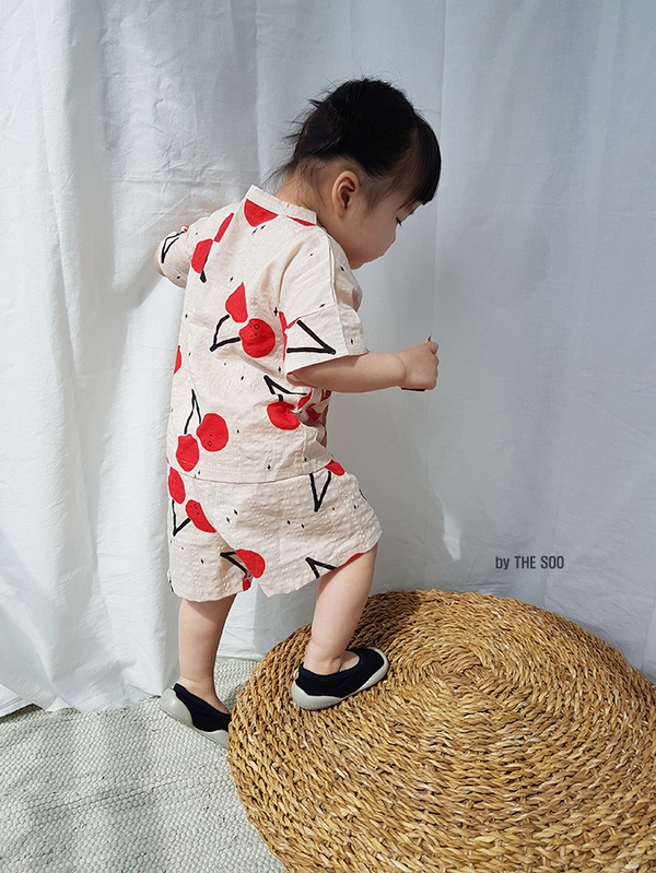 <b><p>More Jin Bay child Yukata life Han bok High</p></b><b><p>ドス ジンベイ 幼児 浴衣 生活 韓服 サンハボク 子供服セット 休暇ルック バカンス</p></b><br /><br /><p align='center'>