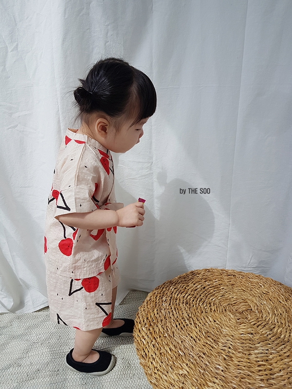 <b><p>More Jin Bay child Yukata life Han bok High</p></b><b><p>ドス ジンベイ 幼児 浴衣 生活 韓服 サンハボク 子供服セット 休暇ルック バカンス</p></b><br /><br /><p align='center'>