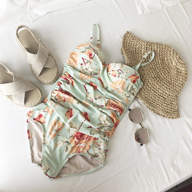 <b><p>wire Shring flower Monoki New bath suit lyd</p></b><b><p>ワイヤー シャーリング フラワー モノキニ 神幸水着 新婚て ビーチ ワンピース非</p></b><br /><br /><p align='center'>