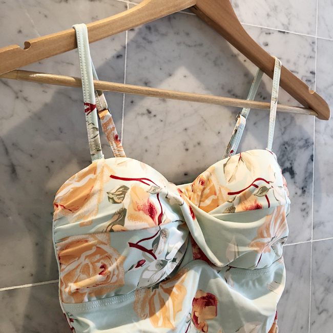 <b><p>wire Shring flower Monoki New bath suit lyd</p></b><b><p>ワイヤー シャーリング フラワー モノキニ 神幸水着 新婚て ビーチ ワンピース非</p></b><br /><br /><p align='center'>