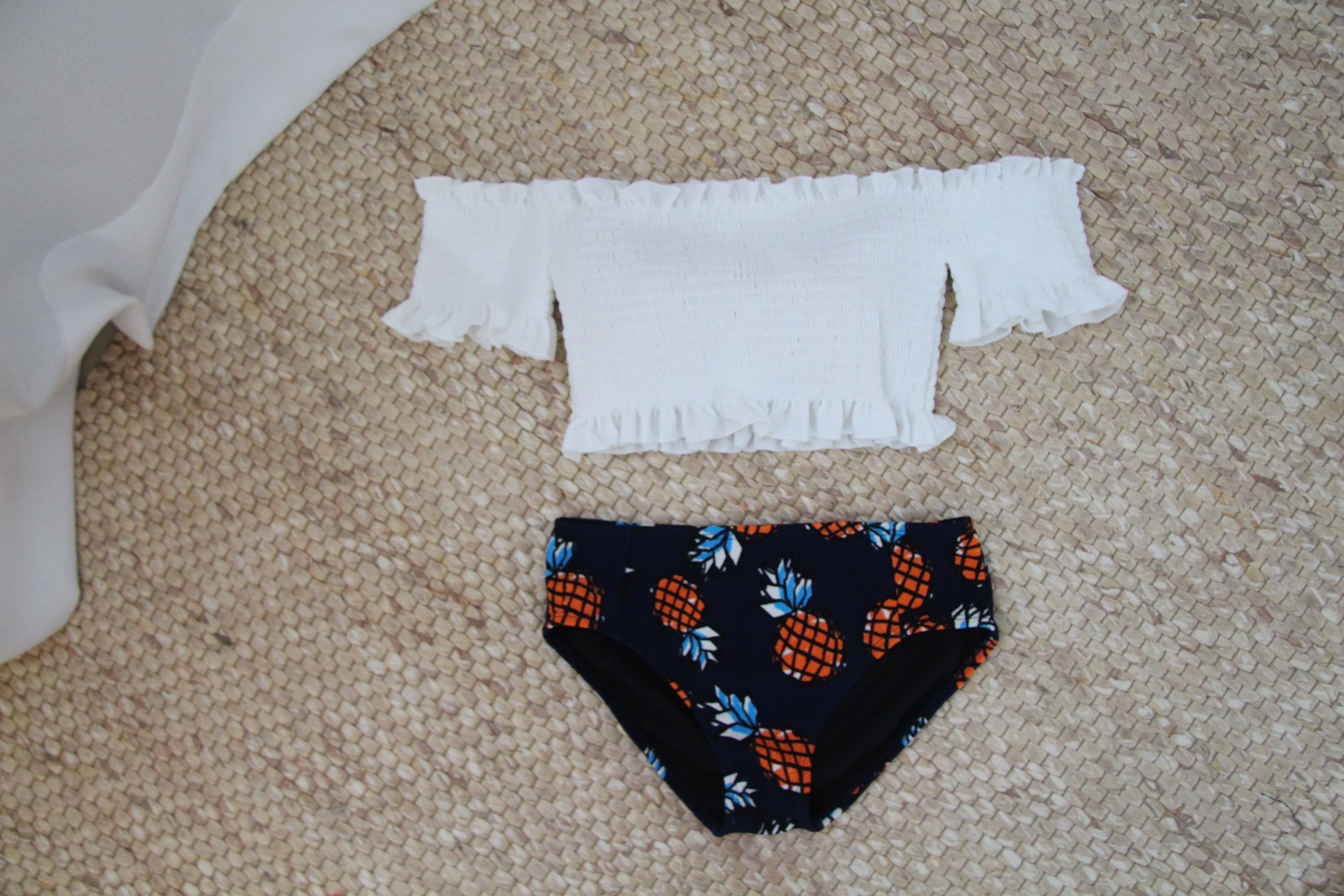 <b><p>pineapple off biki Casual swimwr convenient</p></b><b><p>パイナップル オフ ビキニ カジュアル水着 便利な ビーチコーディネート ラブリー</p></b><br /><br /><p align='center'>