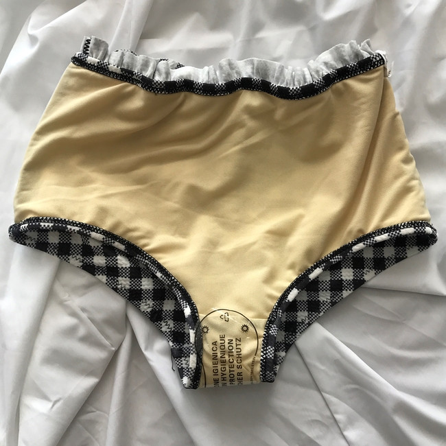 <b><p>check pink High waist biki fancy Marl Sexy</p></b><b><p>チェック ピンク ハイウエスト ビキニ 派手な マリンル セクシーモノ モダン 水着</p></b><br /><br /><p align='center'>