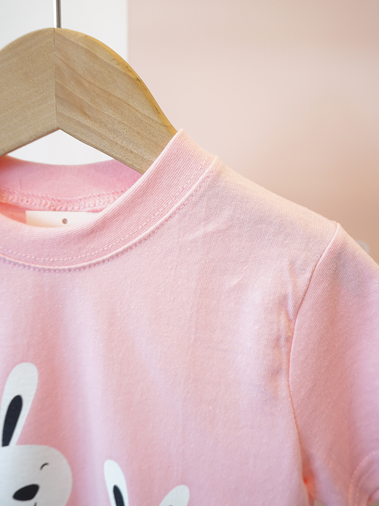 <b><p>rabbit Short sleeve 2 col Nice touch Sister</p></b><b><p>ウサギ 半袖Tシャツ 2 色 肌触りの良い 姉妹ルックコーディネート 女の子 オルジプファッション</p></b><br /><br /><p align='center'>