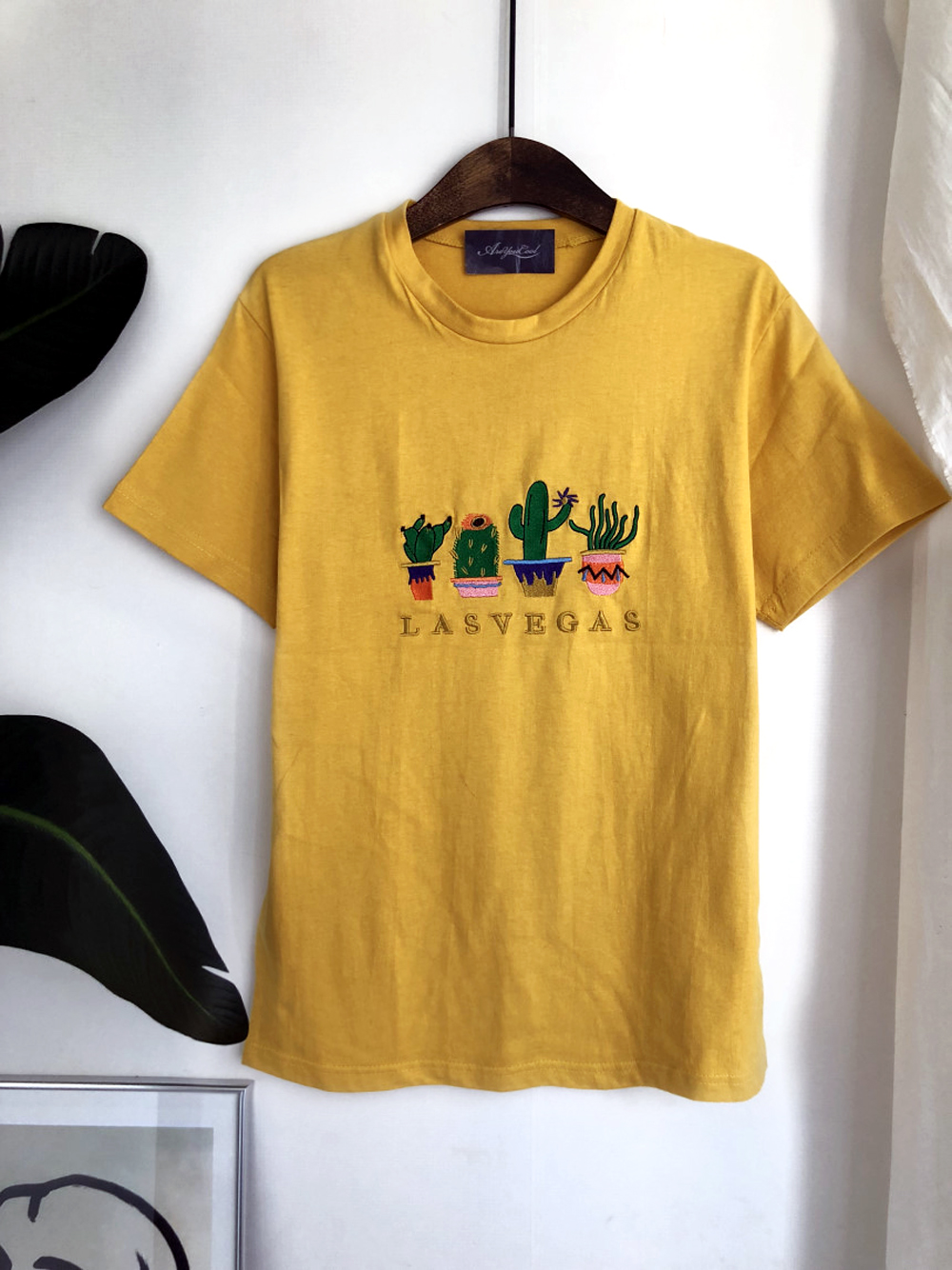 <b><p>summer cute Short sleeves T-shi Cactus Embroidy</p></b><b><p>夏 かわいい 半袖 Tシャツ サボテンティー 刺繍 キャラクター 女性 イラスト</p></b><br /><br /><p align='center'>