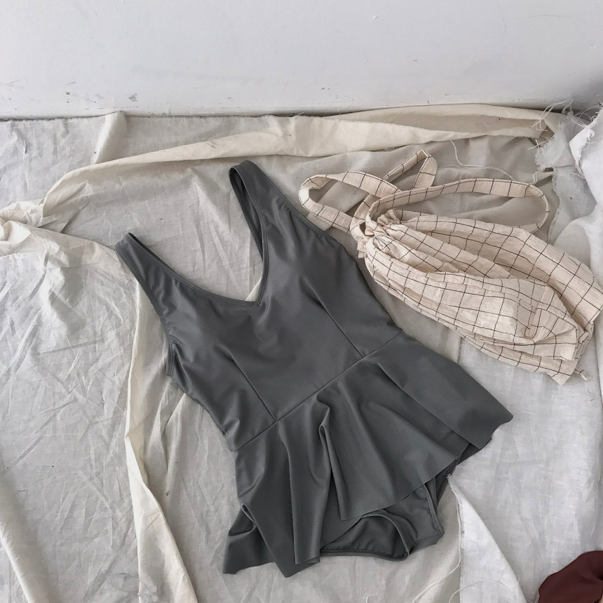 <b><p>Frill Monokini Uque swimsuit Beach Lo Coor</p></b><b><p>フリル モノキニ ユニーク水着 ビーチルックコーディネート さわやかなデザイン 弾力性のある</p></b><br /><br /><p align='center'>