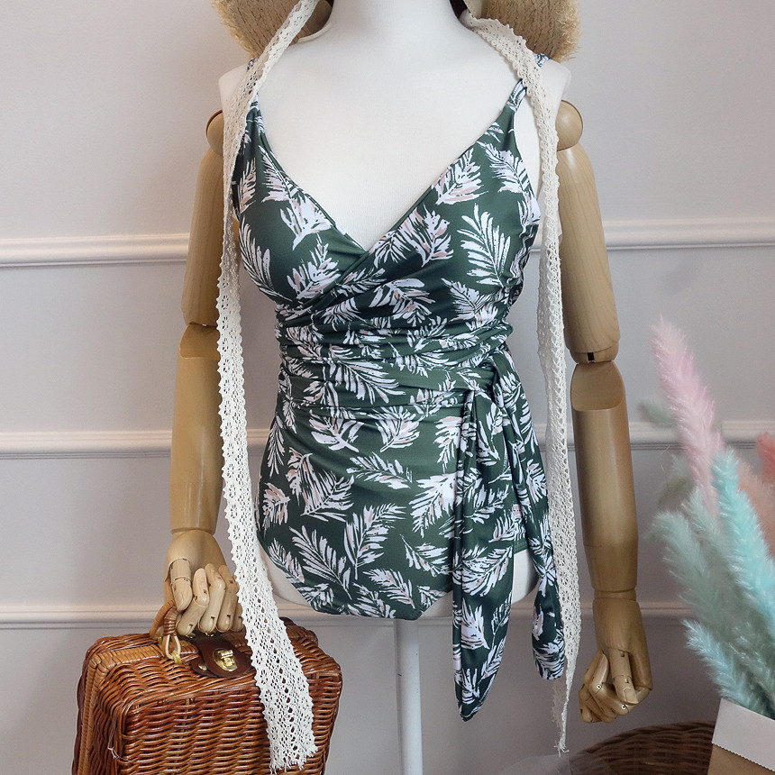 <b><p>Leaf lab Monokini Uque Swimwr Bch Cody Vacati</p></b><b><p>リーフ ラップ モノキニ ユニーク水着 ビーチコーディネート バカンスウェアルック</p></b><br /><br /><p align='center'>