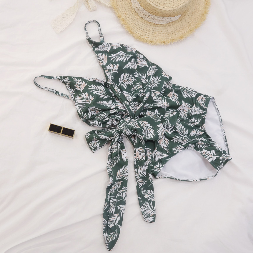 <b><p>Leaf lab Monokini Uque Swimwr Bch Cody Vacati</p></b><b><p>リーフ ラップ モノキニ ユニーク水着 ビーチコーディネート バカンスウェアルック</p></b><br /><br /><p align='center'>