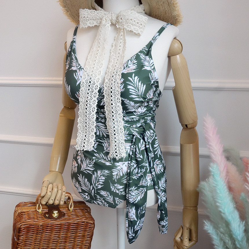 <b><p>Leaf lab Monokini Uque Swimwr Bch Cody Vacati</p></b><b><p>リーフ ラップ モノキニ ユニーク水着 ビーチコーディネート バカンスウェアルック</p></b><br /><br /><p align='center'>