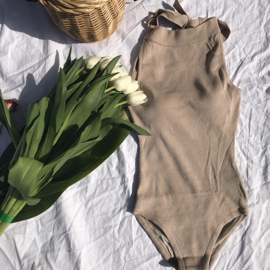 <b><p>Halter neat Monokini 4color Bch rest swimsuit</p></b><b><p>ホルターネック ニット モノキニ 4色 リゾートビーチル 水着 カジュアル バカンス</p></b><br /><br /><p align='center'>