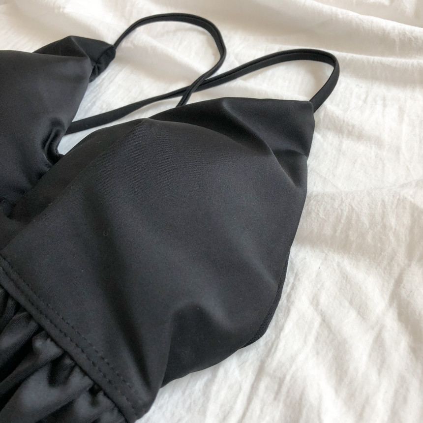 <b><p>Wongpom black Frill bikini</p></b><b><p>ワンポン ブラック フリル ビキニ</p></b><br /><br /><p align='center'>