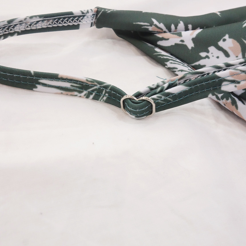 <b><p>Leaf lab Monokini Uque Swimwr Bch Cody Vacati</p></b><b><p>リーフ ラップ モノキニ ユニーク水着 ビーチコーディネート バカンスウェアルック</p></b><br /><br /><p align='center'>