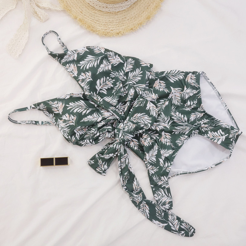 <b><p>Leaf lab Monokini Uque Swimwr Bch Cody Vacati</p></b><b><p>リーフ ラップ モノキニ ユニーク水着 ビーチコーディネート バカンスウェアルック</p></b><br /><br /><p align='center'>