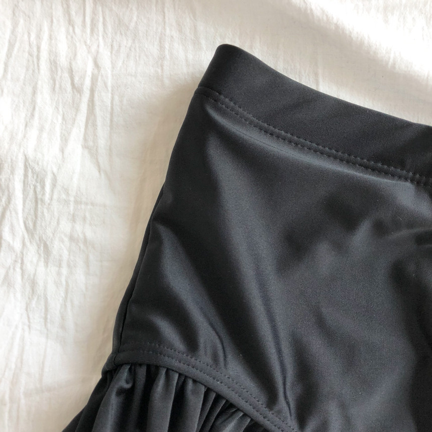 <b><p>Wongpom black Frill bikini</p></b><b><p>ワンポン ブラック フリル ビキニ</p></b><br /><br /><p align='center'>