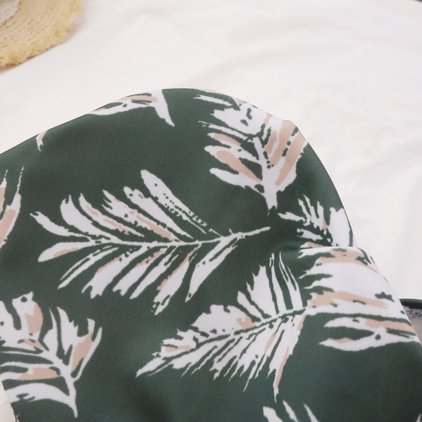 <b><p>Leaf lab Monokini Uque Swimwr Bch Cody Vacati</p></b><b><p>リーフ ラップ モノキニ ユニーク水着 ビーチコーディネート バカンスウェアルック</p></b><br /><br /><p align='center'>